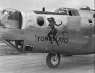 Asisbiz 44 40284 B 24J Liberator 8AF 34BG391BS Q6 Tondelayo nose art left side FRE3413