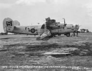 Asisbiz 44 40468 B 24J Liberator 8AF 34BG18BS 8IH Mean Kid battle damaged Manston 15th Jun 1944 FRE3414