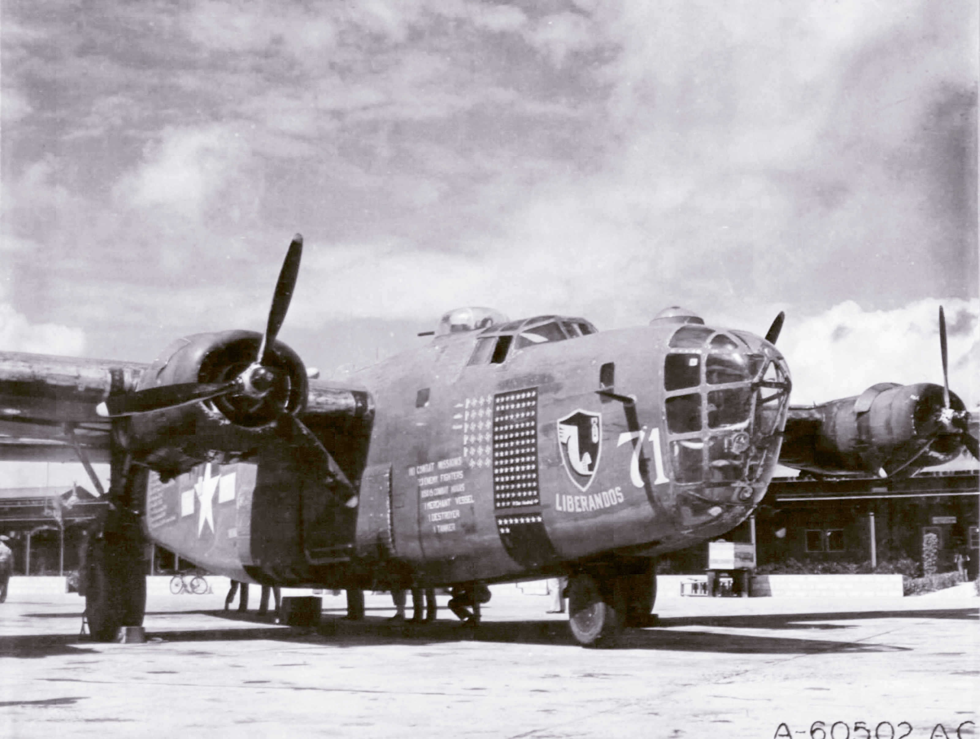 Asisbiz 41 11613 B-24D Liberator 15AF 376BG514BS 71 The Blue Streak ...