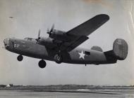 Asisbiz 41 11603 B 24D Liberator HALPRO 22 Malicious takes off in North Africa Trsfd to 376BG513BS 17th Oct 1942 FRE14504