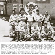 Asisbiz 41 23724 B 24D Liberator 9AF 376BG512BS 22 Doodlebug crew at Bengasi Libya 10th Aug 1943 0A