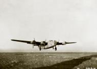 Asisbiz 42 40563 B 24D Liberator 9AF 376BG512BS 28 Wongo Wongo landing North Africa 10th Aug 1943 01