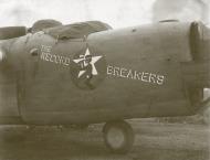 Asisbiz 42 110122 B 24J Liberator 5AF 43BG64BS The Record Breakers nose art right side 01