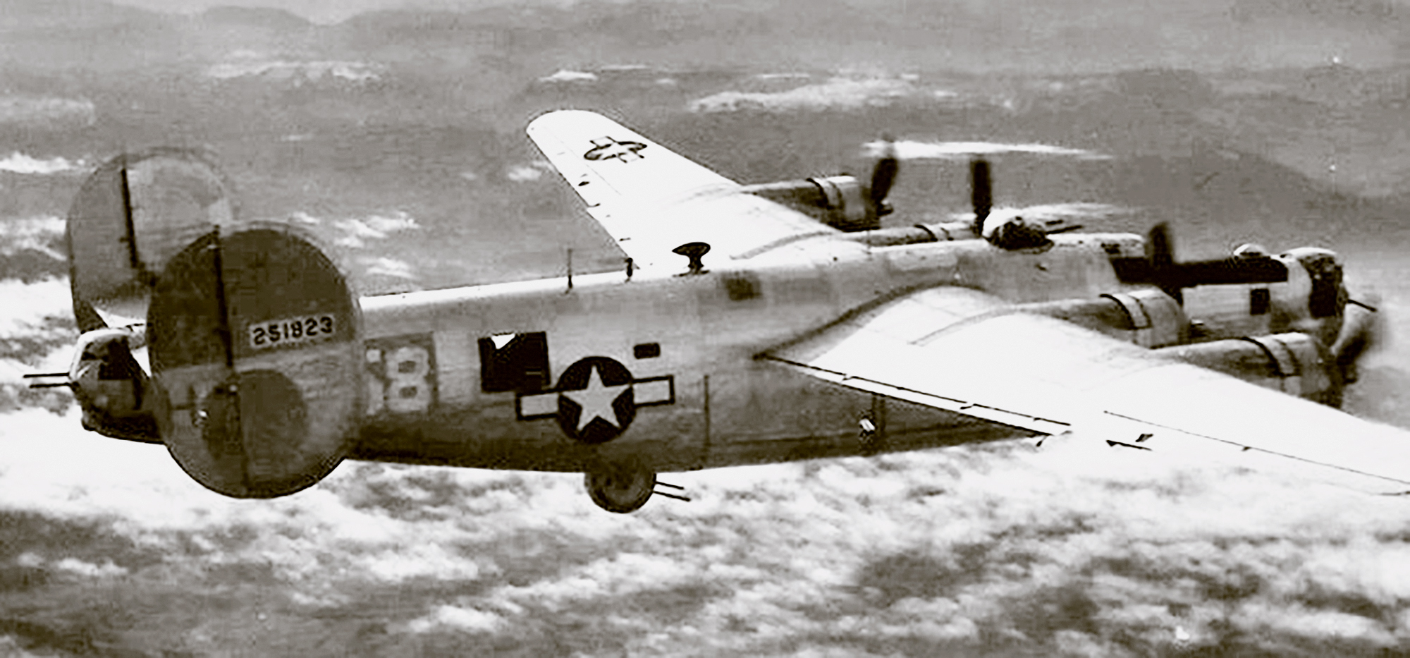 Asisbiz 42 51923 B-24J Liberator 15AF 451BG725BS H58 In Flight 1944 01