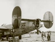 Asisbiz 42 78595 B 24J Liberator 15AF 451BG725BS 56 with battle damage to her tail 28th Oct 1944 02