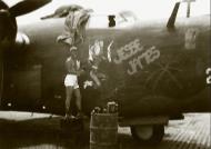 Asisbiz 42 94808 B 24H Liberator 15AF 451BG724BS 20 Jesse James nose art 01