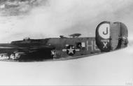 Asisbiz 42 64478 B 24L Liberator 8AF 453BG735BS H6X Cabin in the Sky in flight 27th Mar 1944 FRE1884