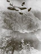 Asisbiz 42 52356 B 24H Liberator 15AF 459BG756BS Hot Sketch over Toulon France 29th April 1944 01