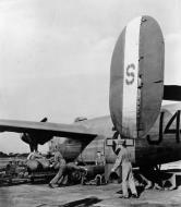 Asisbiz 44 40288 B 24J Liberator 8AF 458BG753BS J4S Bad Girl Engalnd 1944 01