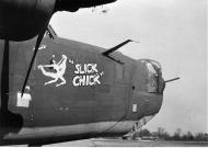 Asisbiz 41 29388 B 24H Liberator 8AF 467BG788BS X7H Slick Chick nose art right side England 01