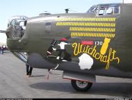 Asisbiz 42 52534 B 24H Liberator 8AF 467BG790BS Q2M Witchcraft Warbird 04