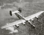 Asisbiz Consolidated B 24 Liberators 15AF 485BG Y over Bologna Italy 15th Apr 1944 01