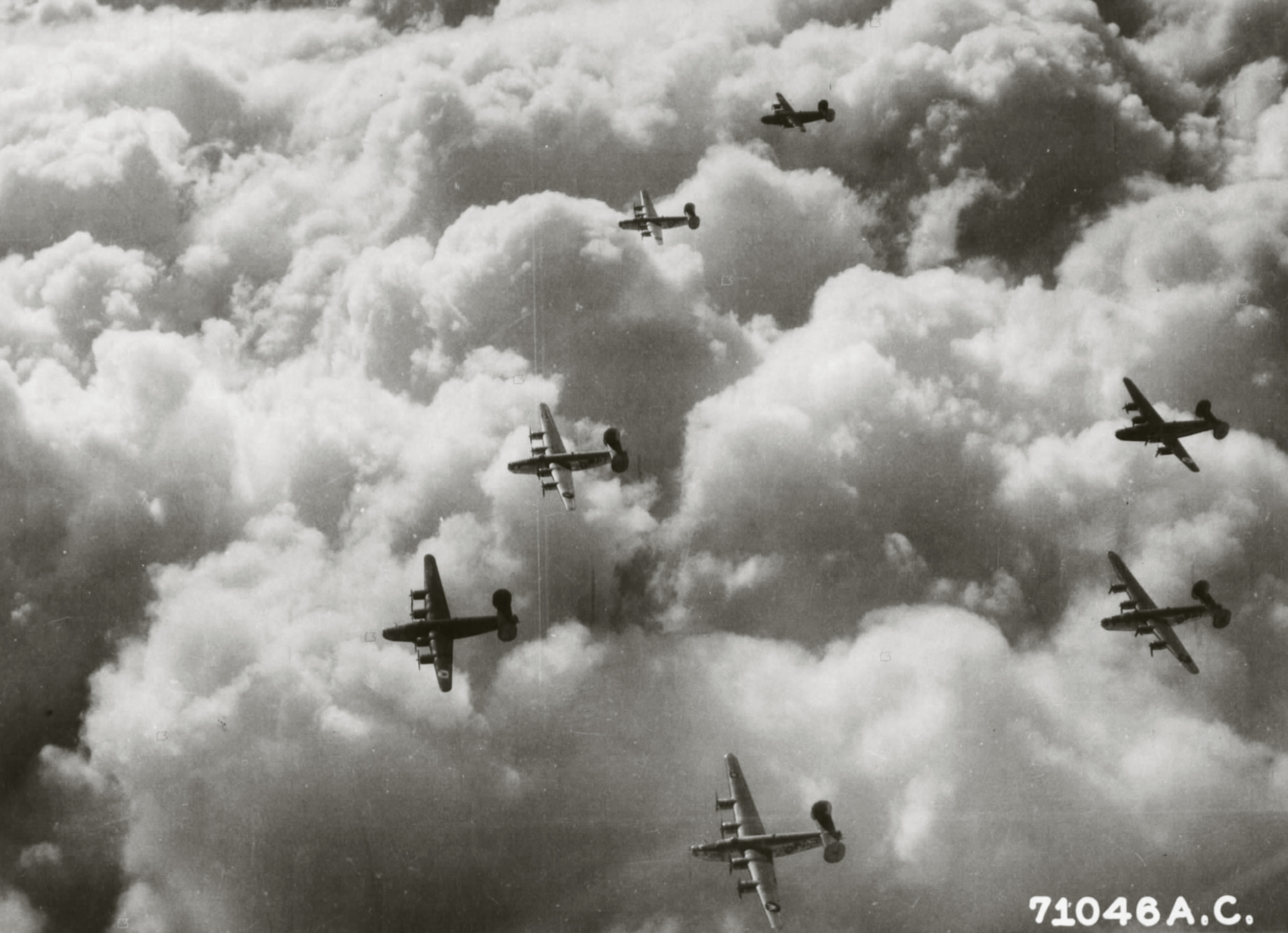 Asisbiz Consolidated B-24 Liberators 8AF 489BG During A Mission Over ...