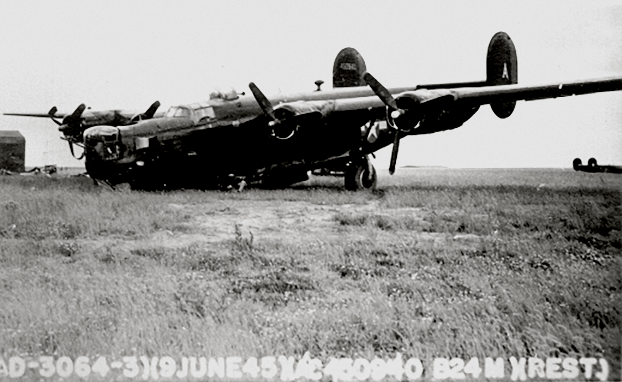 Asisbiz 44 50940 B-24M Liberator 8AF 801BG Carpetbaggers NLS Landing ...