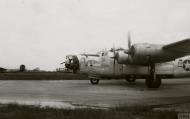 Asisbiz 42 51968 B 24J Liberator 8AF 93BG329BS REP Unexpected VI taxiing FRE3760