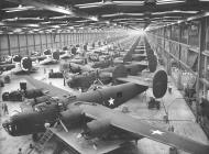 Asisbiz 41 29075 B 24E Liberator under production in the Fort Worth assembly plant USA 1941 01