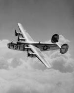 Asisbiz Consolidated B 24 Liberator from Maxwell Field, Alabama, four engine pilot school