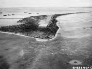 Asisbiz Captured airfield on Betio Island Tarawa Gilbert Islands taken from Japanese forces 4th Dec 1943 01