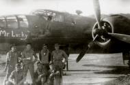 Asisbiz B 25 Mitchell 7AF 41BG396BS Mr Lucky with crew and nose art left side 01