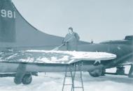 Asisbiz 42 30981 Boeing B 17F Fortress after a snowstorm Winter Test at Ladd Field Alaska 5th Novb 1943 NA169