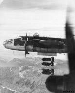 Asisbiz 43 27698 B 25J Mitchell 12AF 321BG445BS code 14 bomb Brenner Pass Italy 4th Jan 1945 01