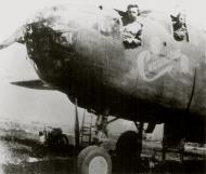 Asisbiz B 25C Mitchell 14GBAP (14 gap dd 4 gad dd) Red 1 with crew operated in Smolensk Russia 1944 01