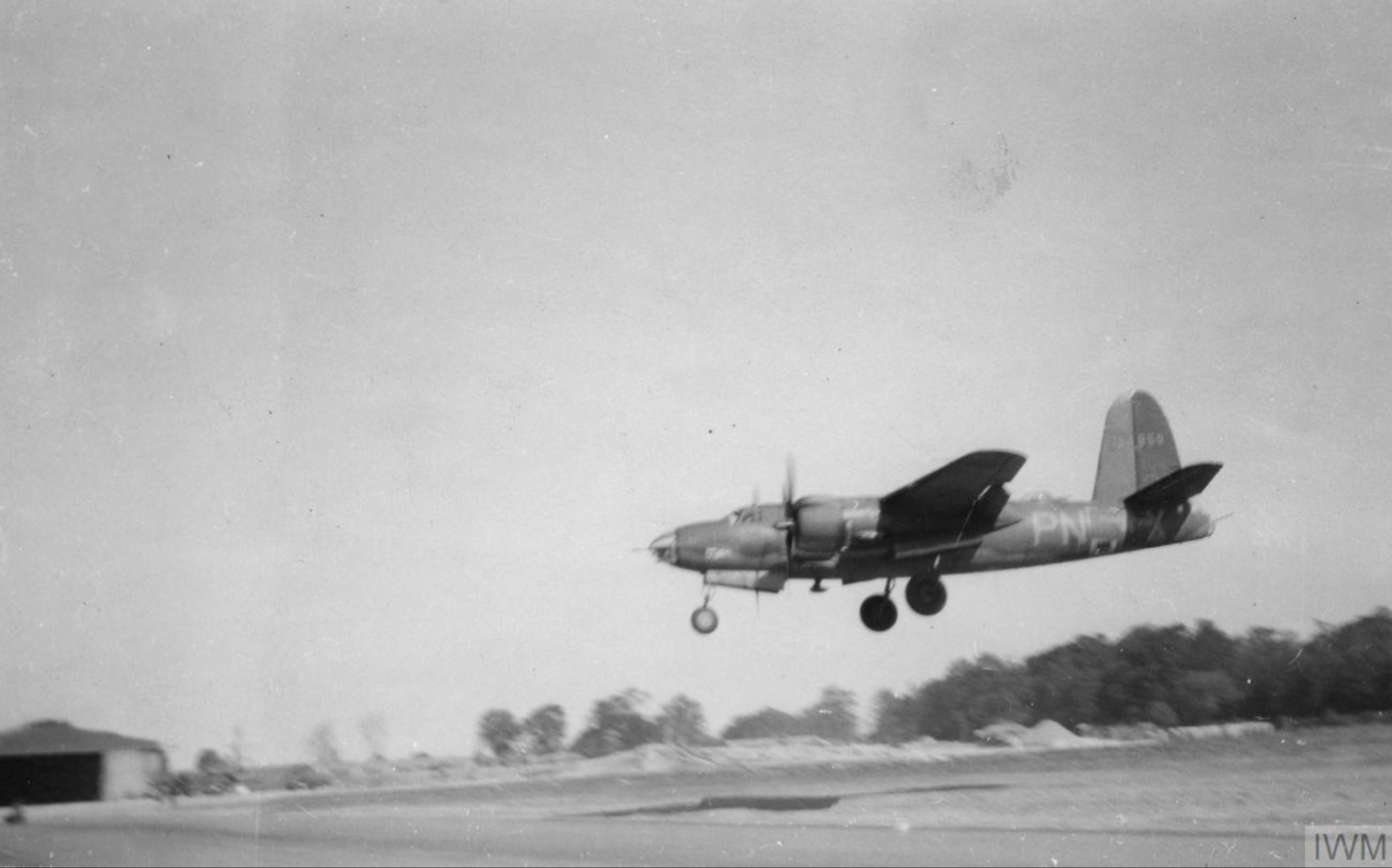 Asisbiz 41-34859 B-26C Marauder 9AF 322BG449BS PNX Landing England 17 ...