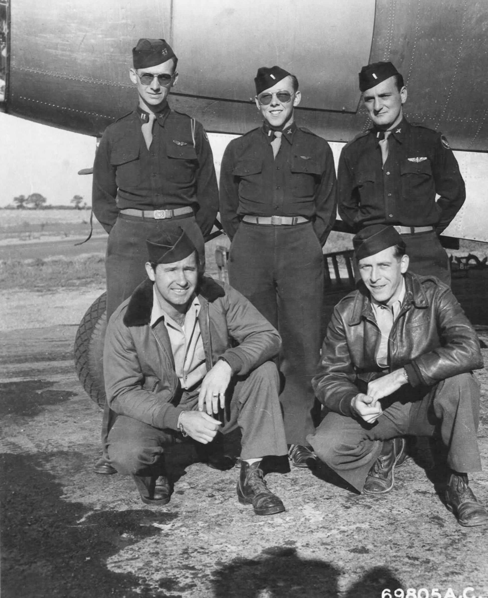 Asisbiz USAAF B-26 Marauder 9AF 386BG554BS With Crew Boxted Essex ...