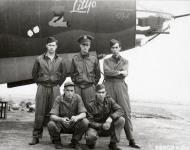 Asisbiz 41-31622 B-26B Marauder 9AF 386BG554BS RUx Litjo with crew at Boxted Field Essex England 12 Sep 1943 03