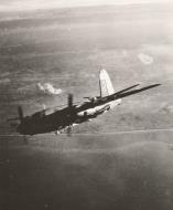 Asisbiz 41-34946 B-26C Marauder 9AF 386BG553BS ANL Yankee Guerrilla with crew England 20 Aug 1943 01
