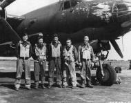 Asisbiz 42-95830 B-26B Marauder 9AF 391BG573BS T6M Calamity Lu with Lt Blute and crew England 9 Aug 1944 01