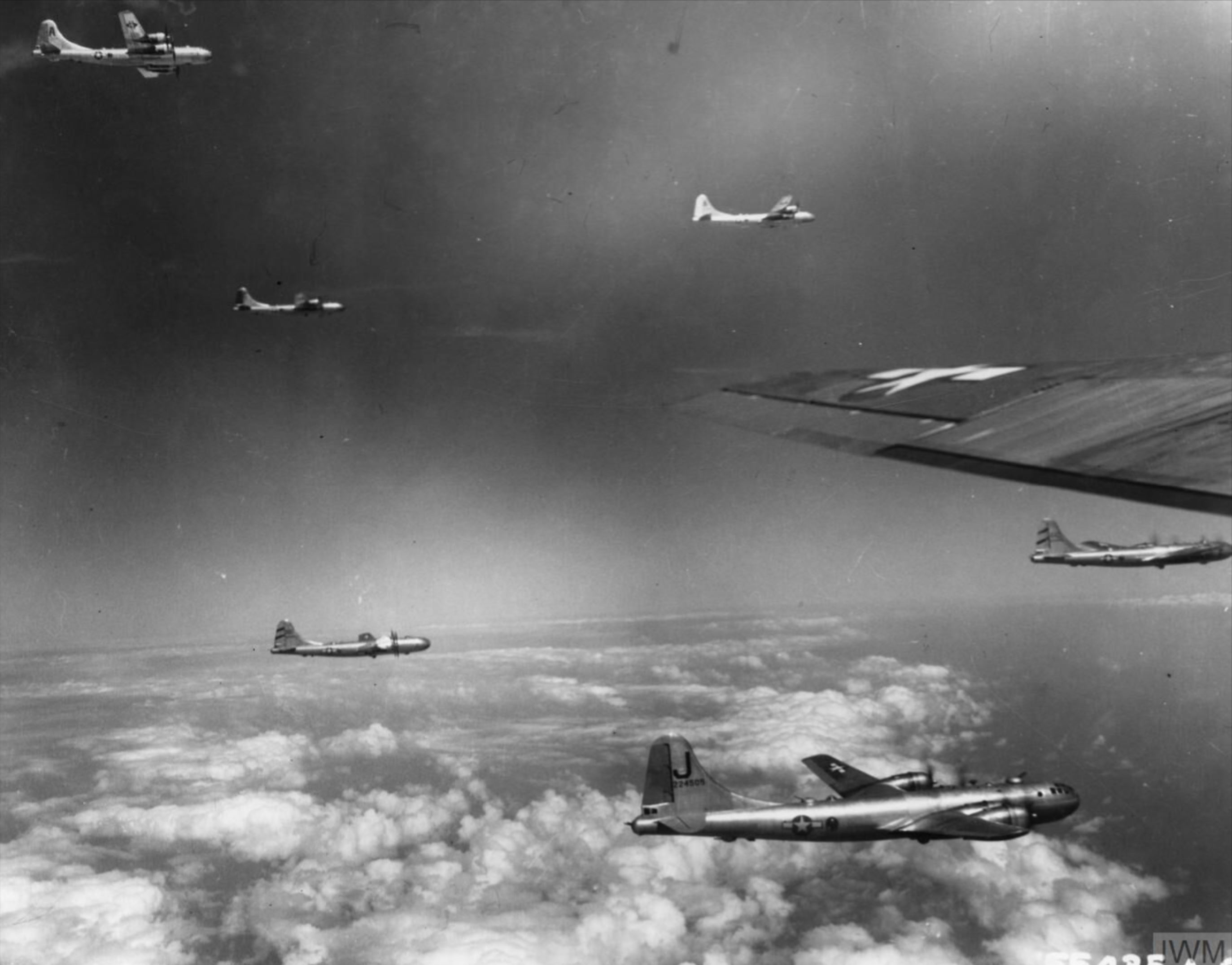 Asisbiz 42 24505 Boeing B-29 Superfortress 20AF 462BG Fly In Formation ...