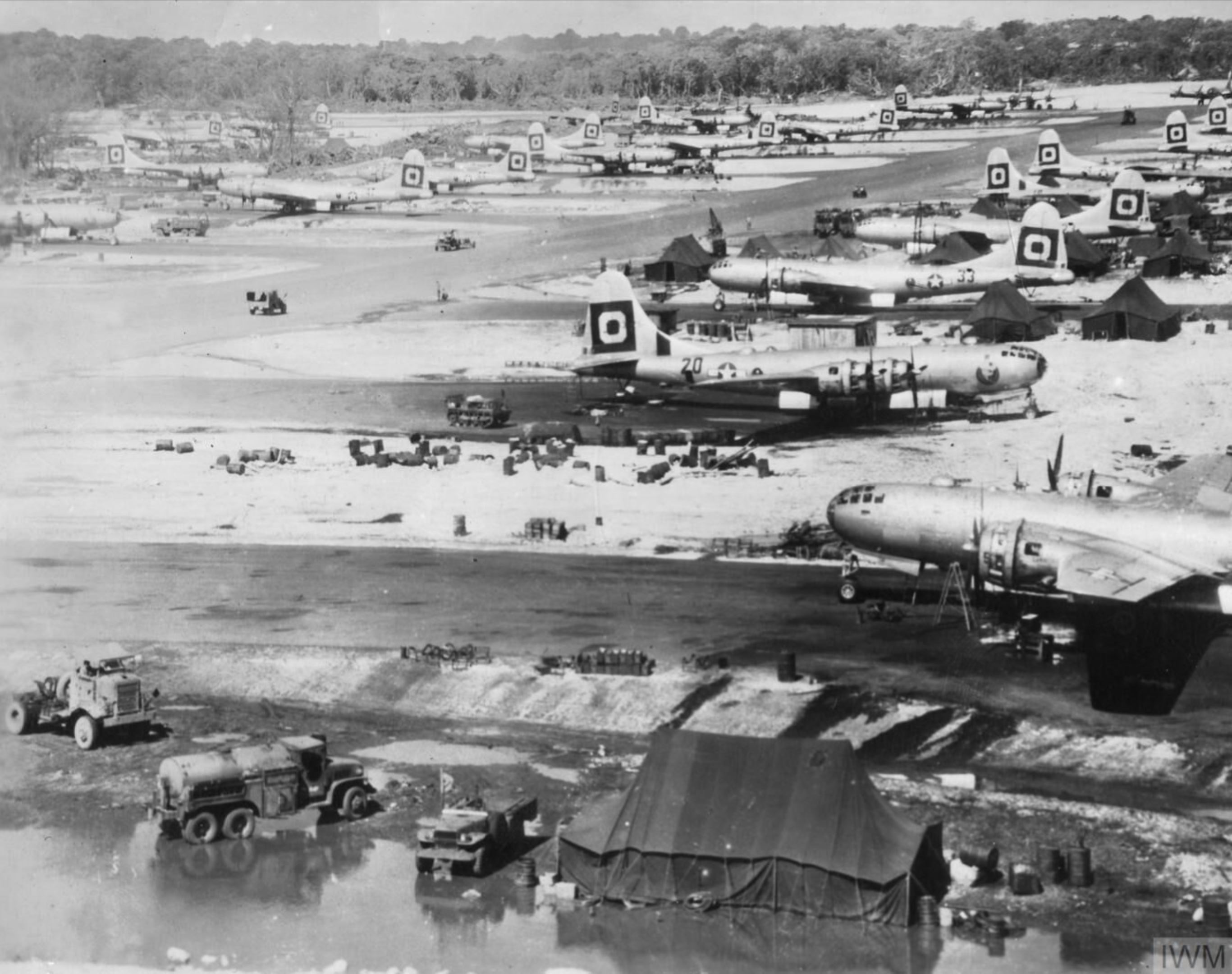 Asisbiz Boeing B-29 Superfortresses 20AF At A Rest Base On The Marianas ...