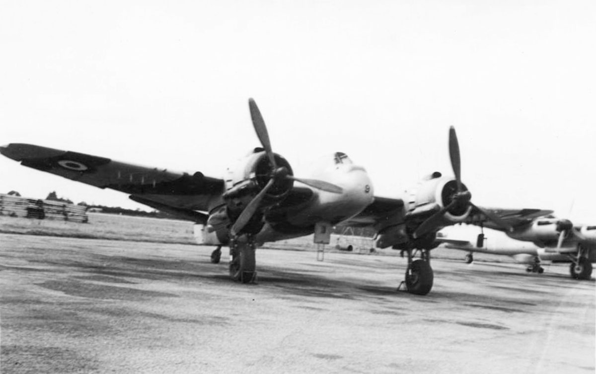 Asisbiz Beaufighter Mk21 RAAF 30 Target Towing Sqn A8 359 State Library ...