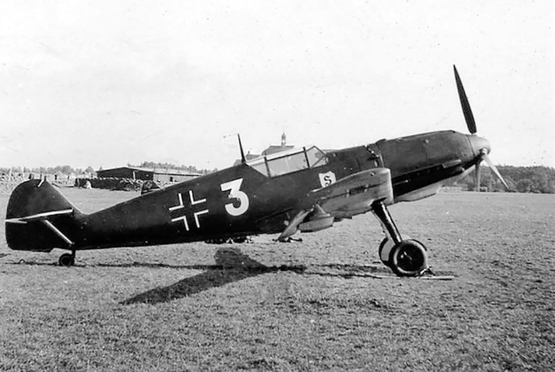 Asisbiz Messerschmitt Bf 109e3 3.jg26 Yellow 3 Germany 1939 01