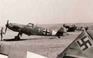 Asisbiz Messerschmitt Bf 109E7Trop 1.JG27 White 1 Wolfgang Redlich getting mission ready Libya 1941 02