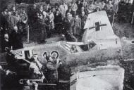 Asisbiz Messerschmitt Bf 109E1 5.JG27 Black 13 Erwin Daig WNr 3488 crash landed Storrington Battle of Britain 1940 03