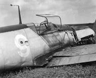 Asisbiz Messerschmitt Bf 109E1 1.JG51 White 9 force landed France 1940 03