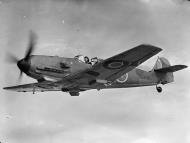 Asisbiz Messerschmitt Bf 109E3 RAF captured DG200 JH Heyworth a Rolls Royce test pilot 1942 01