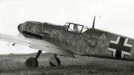 Asisbiz Messerschmitt Bf 109E4 3.JG51 Brown 5 taxing France 1940 01