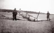 Asisbiz Messerschmitt Bf 109E3 9.JG51 Yellow 13 Karl Heinz Schnell belly landed Calais France 13th Aug 1940 07