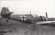 Asisbiz Messerschmitt Bf 109E7 9.JG52 Yellow 10 force landing Pipera Bucharest 1940 ebay 01