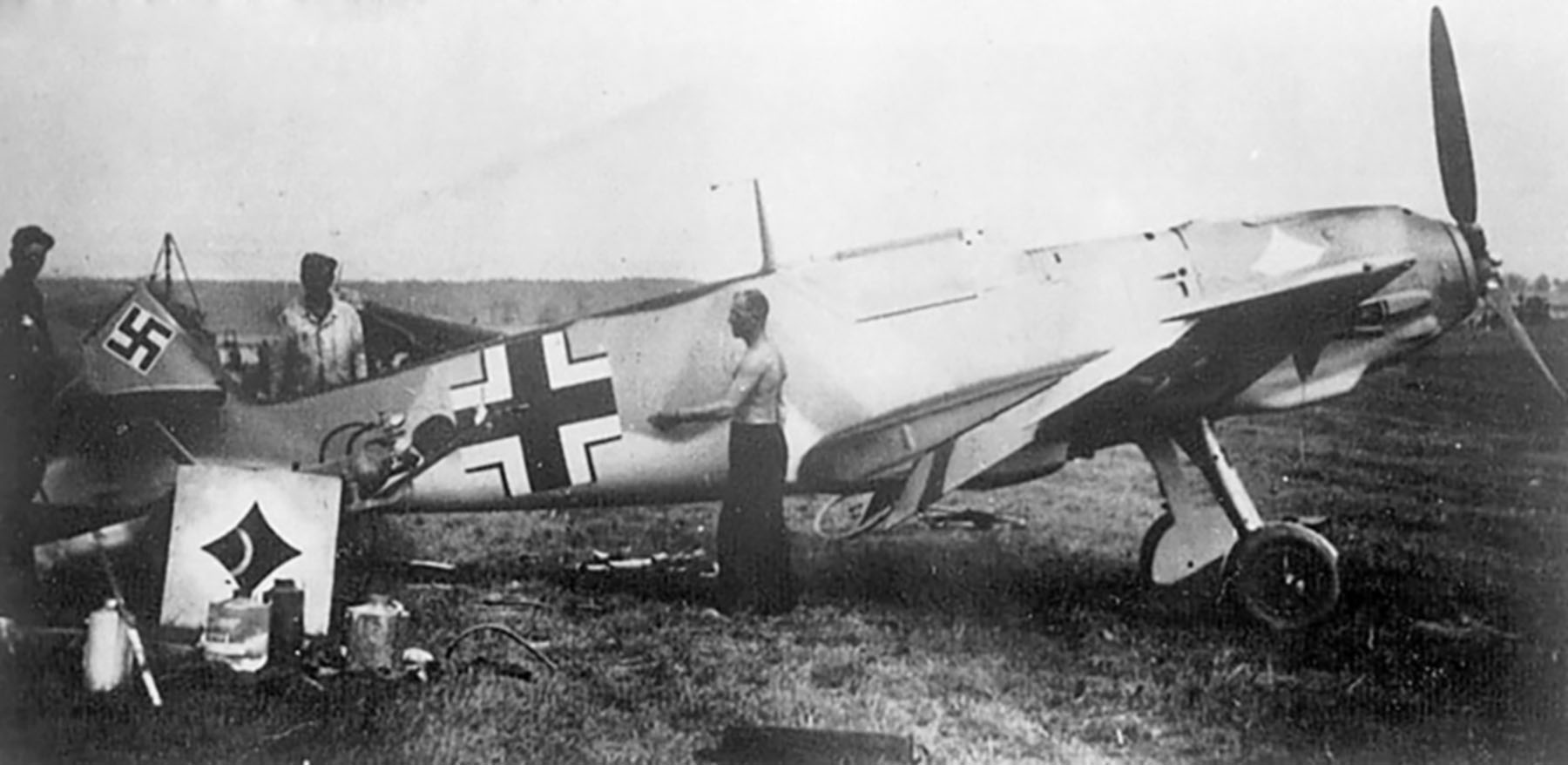 Asisbiz Messerschmitt Bf 109E3 I.JG53 Darmstadt Griesheim Germany 1940 01