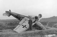 Asisbiz Messerschmitt Bf 109E1 1.JG53 White 10 landing accident 01