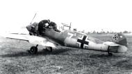 Asisbiz Messerschmitt Bf 109E3 1.JG53 White 7 Hans Ohly Etaples France Sep 1940 01