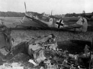 Asisbiz Messerschmitt Bf 109E1 6.JG53 Yellow 9 Holland 1940 01