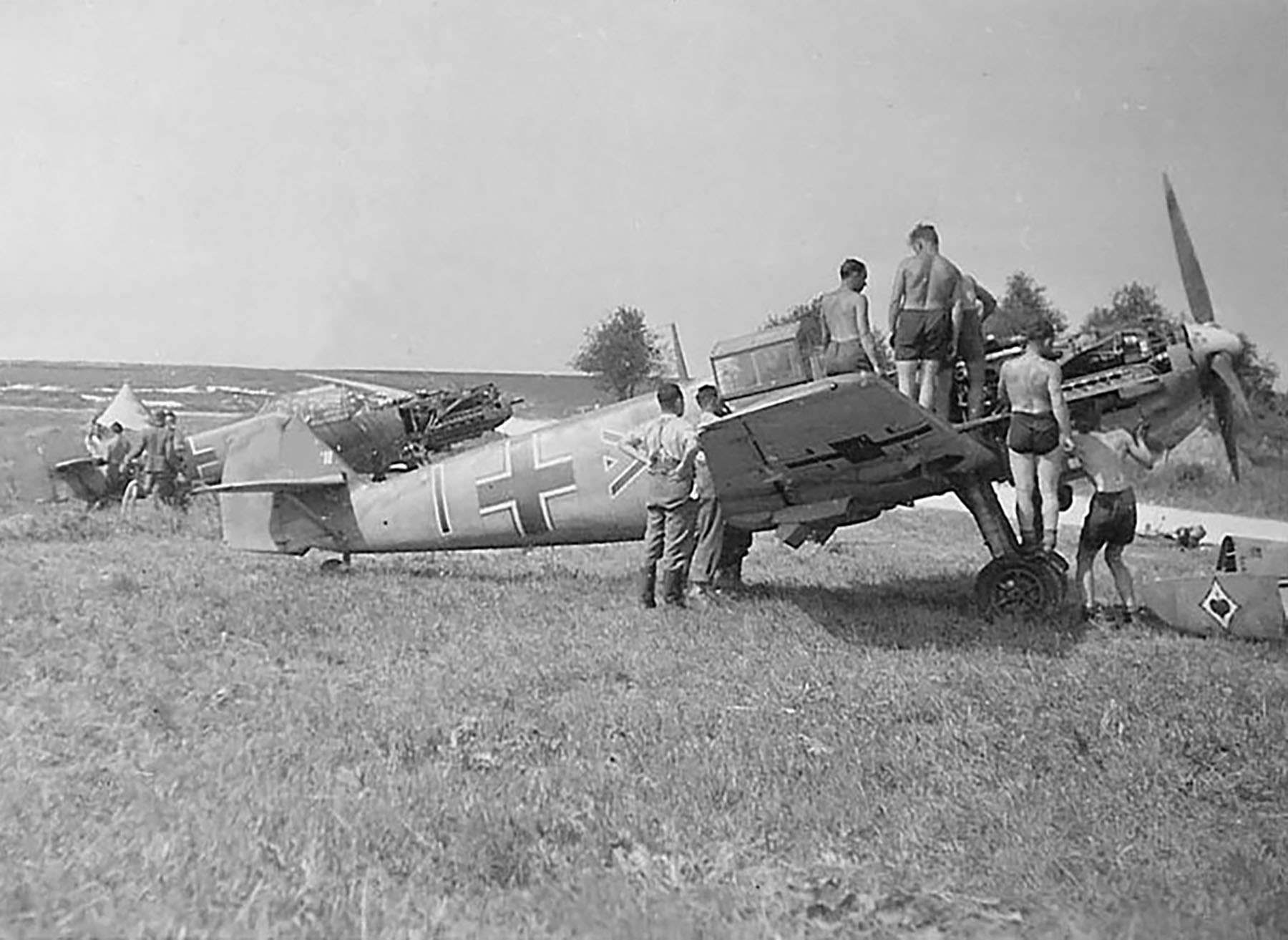 Asisbiz Messerschmitt Bf 109E3 Stab III.JG53 Chevron triangle Werner ...
