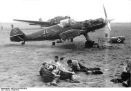 Asisbiz Messerschmitt Bf 109E3 Stab II.JG53 undergoing routine maintanence 1940 01