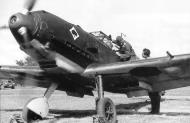 Asisbiz Messerschmitt Bf 109E3 Jagdgeschwader 53 in early war camouflage running its engine 01