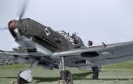 Asisbiz Messerschmitt Bf 109E3 Jagdgeschwader 53 in early war camouflage running its engine 02